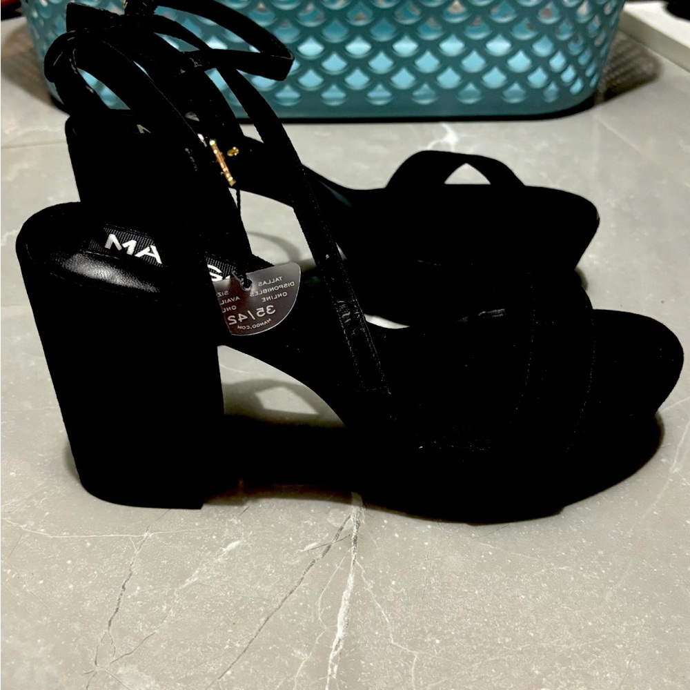 Black sandals